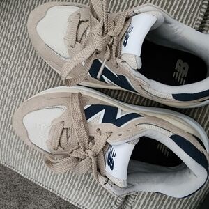 New balance shoes